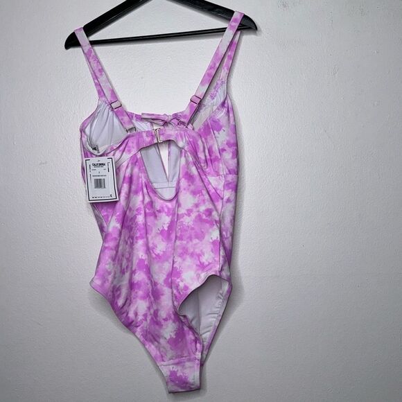CALIFORNIA WAVES PLUS Plus Size Tie-Dyed One-Piece Keyhole Swimsuit Size - Picture 5 of 12